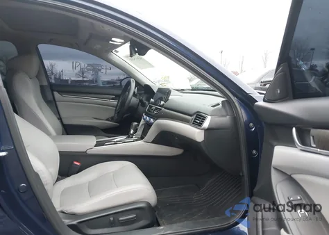 2018 Honda Accord Touring z USA, uszkodzony, nr VIN 1HGCV1F97JA029065